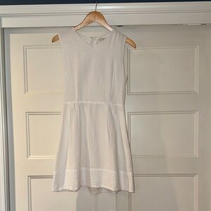 Chic White Sleeveless Mini Dress
